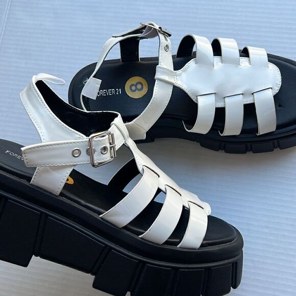 Forever 21 White and black chunky platforms shoes - Picture 11 of 11